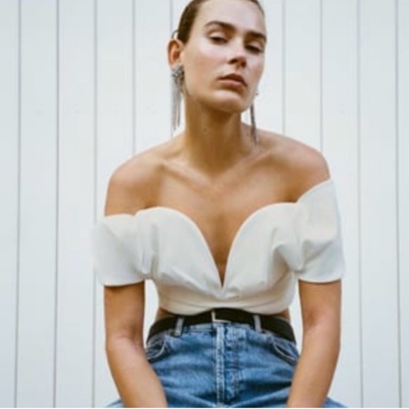 Zara Tops - Zara voluminous Plunge Cotton Crop Top